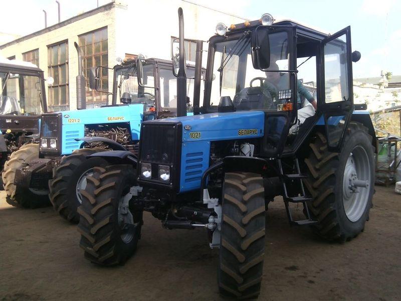 traktor-belarus-mtz-1021_7421c5fc83b626a_800x600